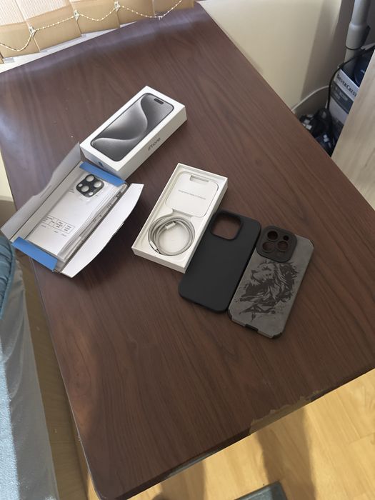 Продавам Iphon 15 pro max 256 gb 100% battery