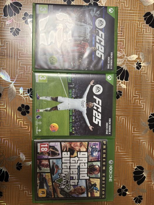 Xbox one cu 2 manete