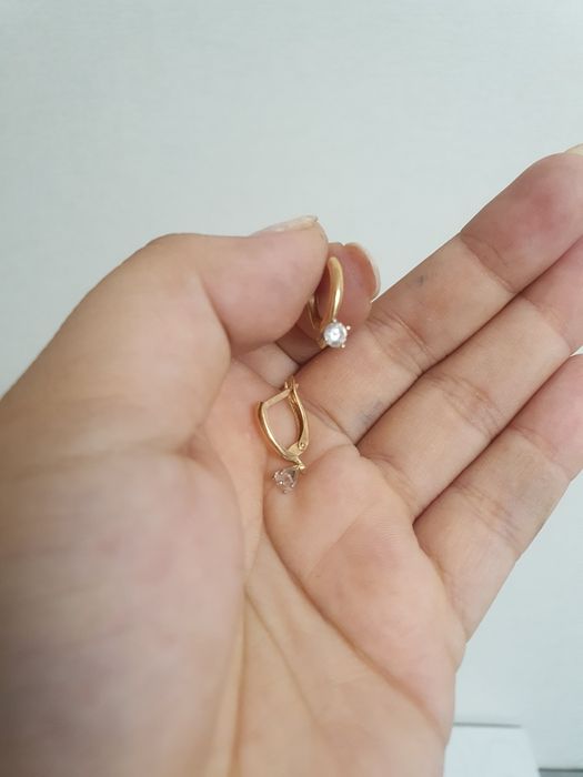 Продам Золотые серьги