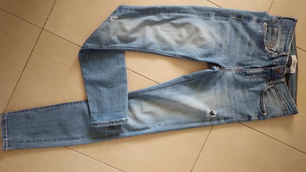 Лот от дънки, анцуг и клин(Zara, Sinsay) всичко за 18 лв