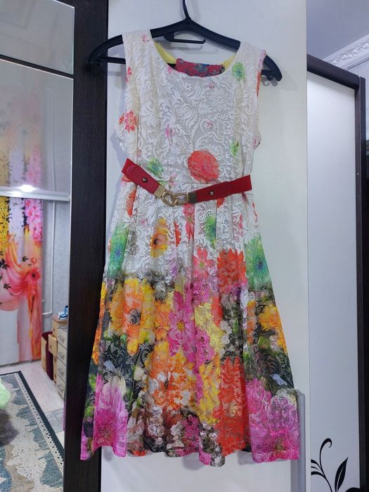 Летнее платье в цветочках