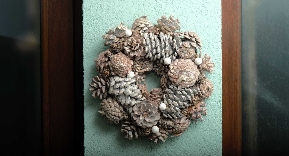 Коледен венец с шишарки - 1 брой