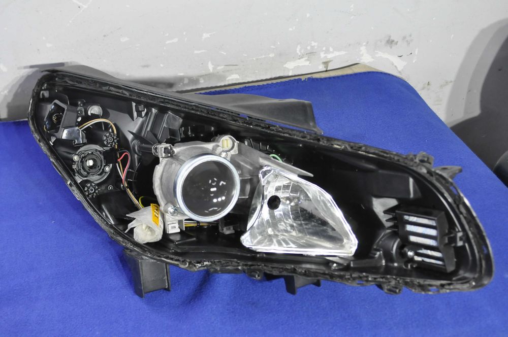 Фара Hyundai Sonata 2014