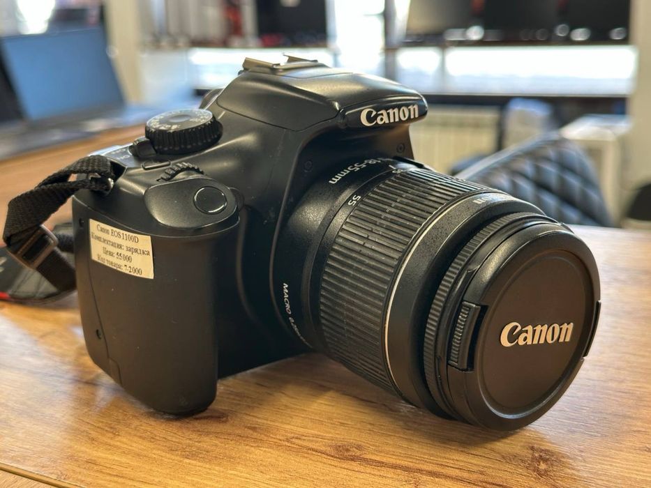 Canon  EOS 1100D
