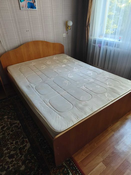 Продам кровать двуспальную