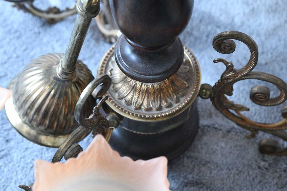 Красив винтидж полилей - бронз и дърво