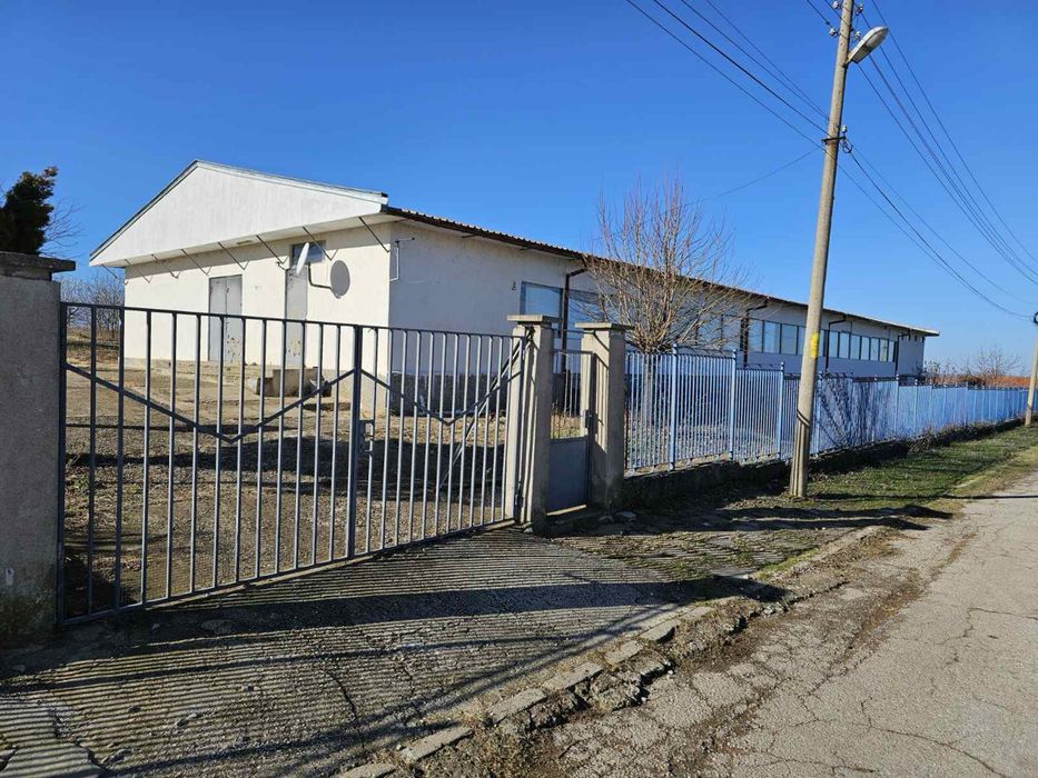 Дава се под наем Промишлена сграда в с. Стамболово, Област Хасково - 587 кв.м за 510 € - Снимка #2