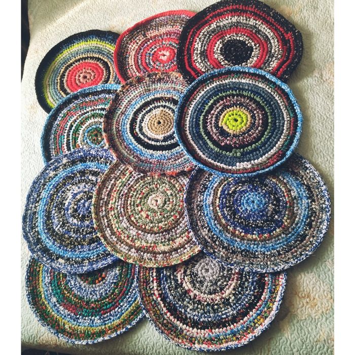 Продаются сидушки для стульев 11шт