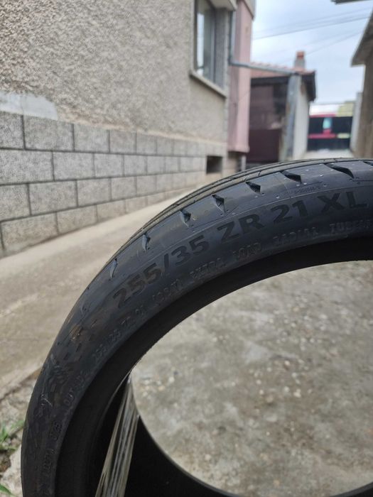 Continental 235/35/21