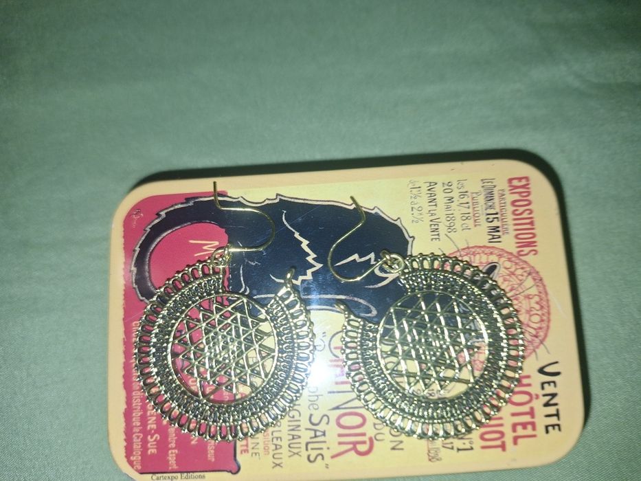 Сребърни обеци и естествени камъни-висулки