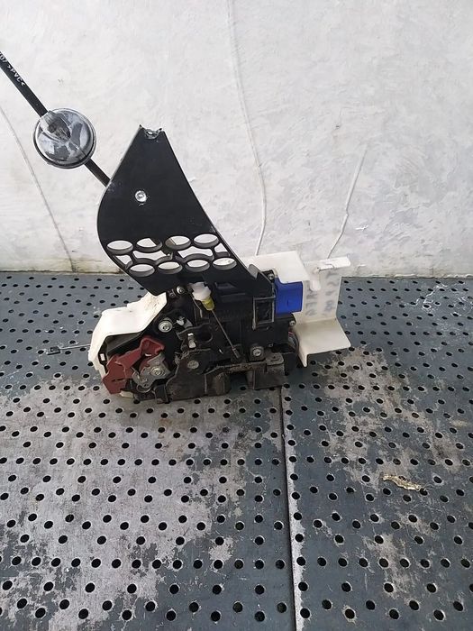 Broasca usa stanga spate vw touareg 7l 3d4839015k