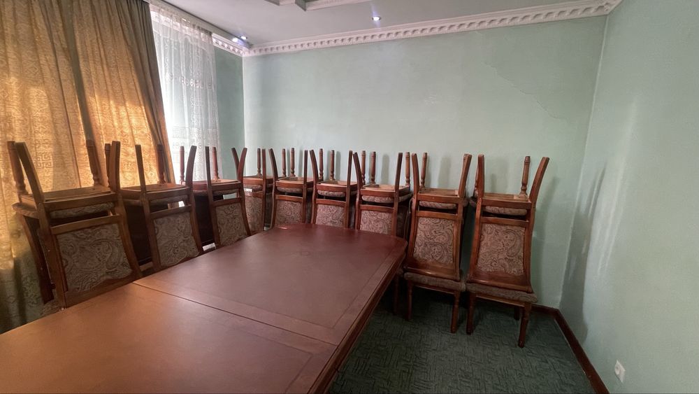 Стол гостинный со стульямм