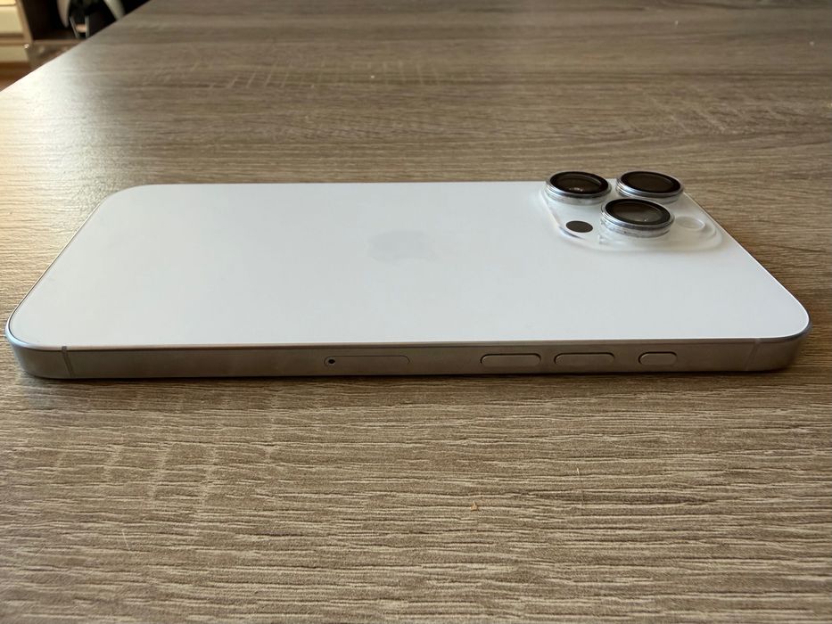 iPhone 16 Pro Max - 2+год гаранция, 100% батерия, оригинален кейс