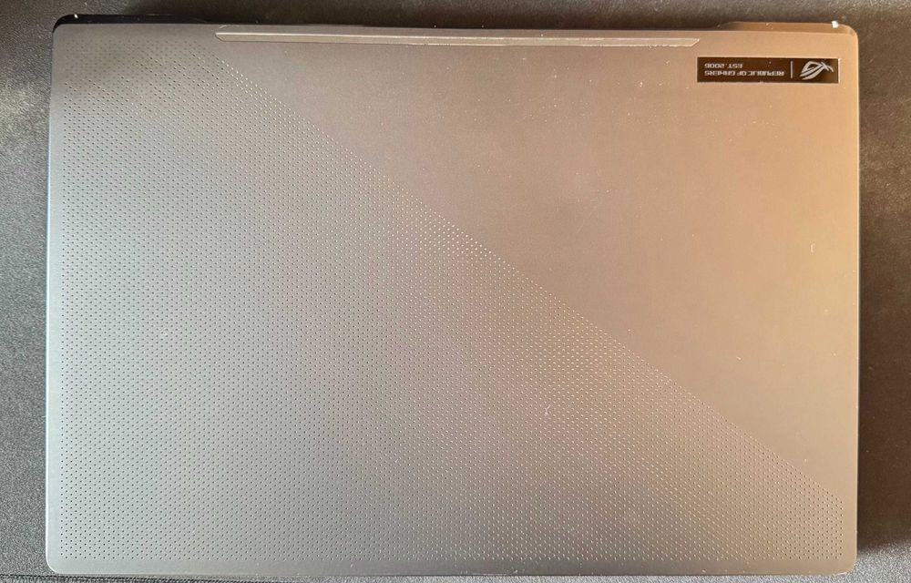 Гейминг Лаптоп ASUS ROG Zephyrus G15 Ryzen 9 5900HS, RTX 3070, 16GB RAM