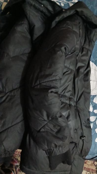 Отдам бесплатно куртки