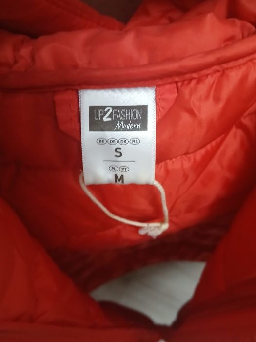 Отдам верхнюю одежду для девочки