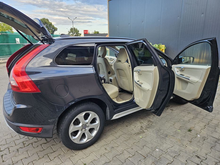 VOLVO XC60 2011 — imagine 5