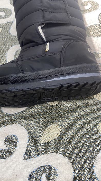 Етік Сатылады  УГГИ     1 рет киілген.