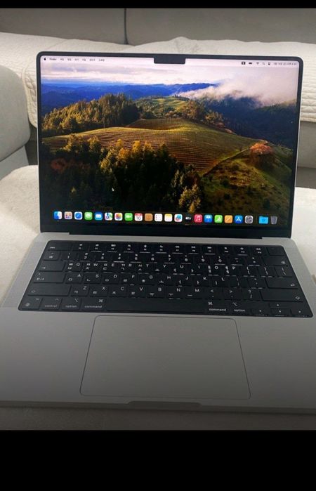 MacBook Pro M3 Pro 14 dyum silver 18GB/1TB full box sotiladi
