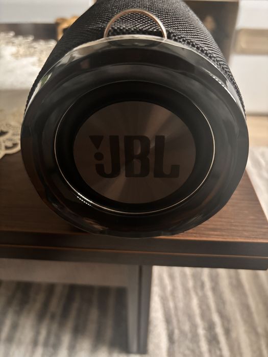 Vand boxa jbl noua