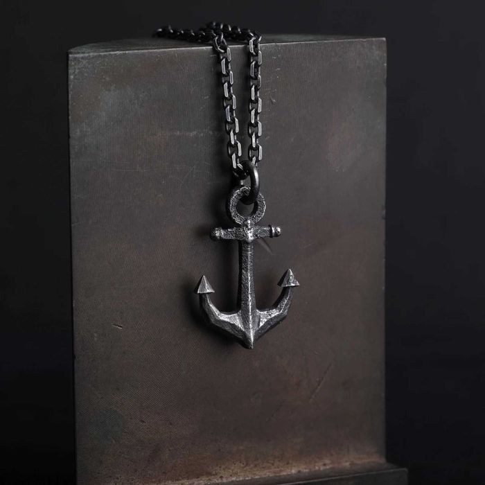 Сребърен медальон котва 925  Мъжка висулка талисман за сила.