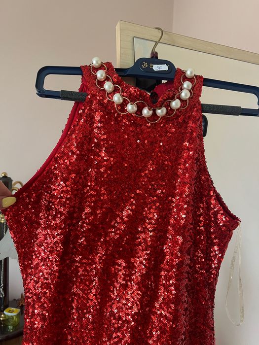 Rochie lungă roșie, elegantă