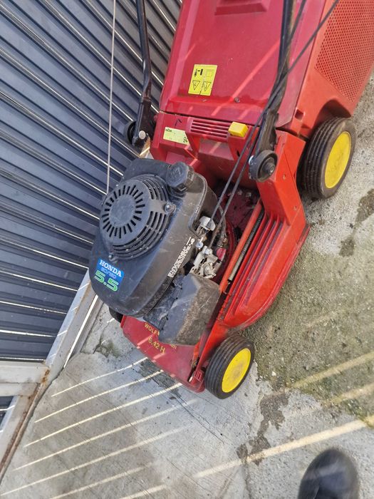 Masina de tuns iarba pe benzina HONDA cu COS Stare perfecta 4cP