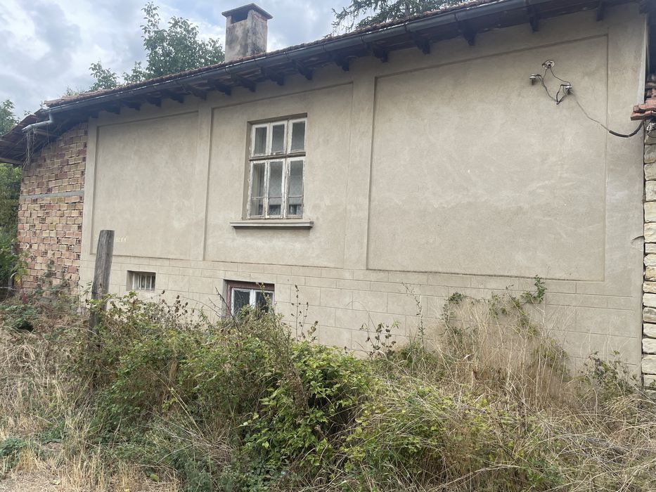 Къща в село Горски Сеновец,област Велико Търнов