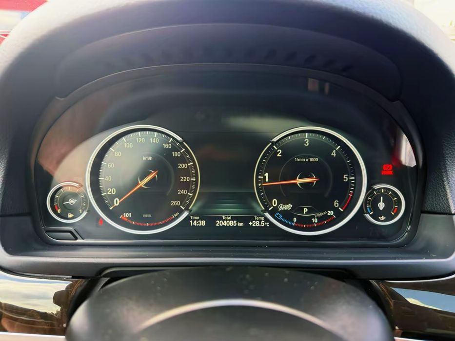 BMW 520d F10 Facelift / Trapa / Ceasuri Digitale / Head-UP / Piele