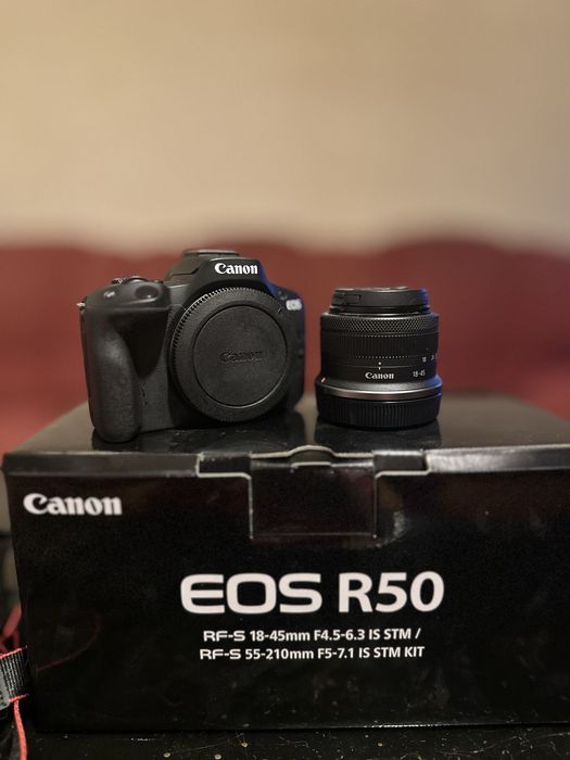 Canon EOS R50 + Обектив RF-S 18-45mm IS STM