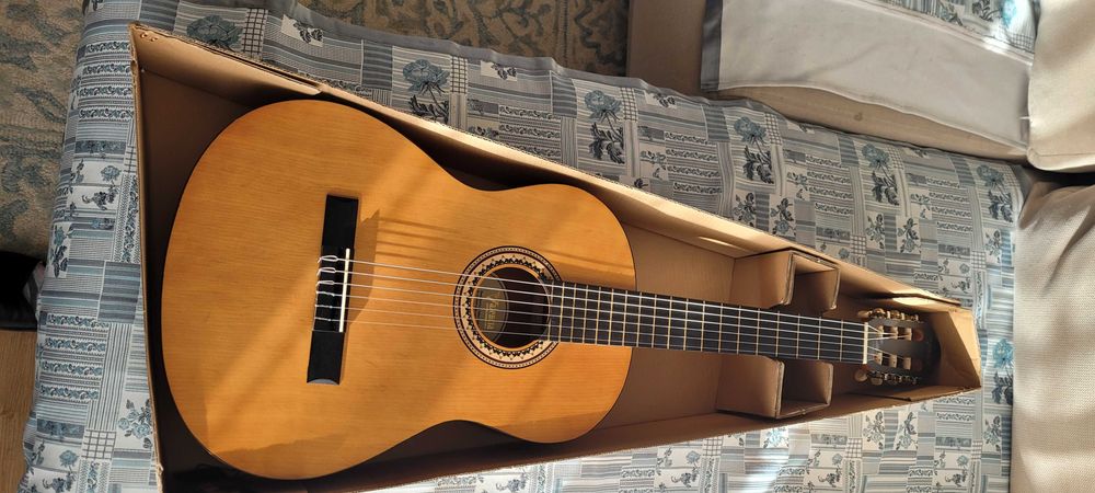 Vand chitara clasica VALENCIA