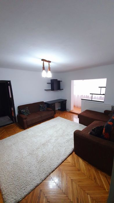 Apartament 3 camere, et.1/4, Str.Traian Vuia, intre P-ta Crang si Spiru Haret.