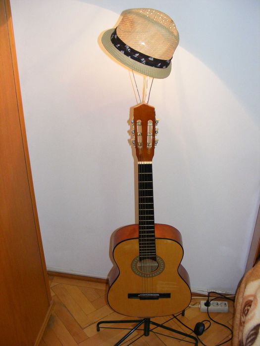 Chitară veioză, anii 70