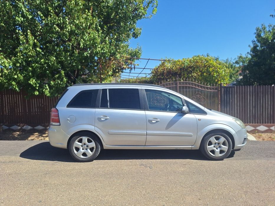 Opel Zafira B.  1.6 benzină