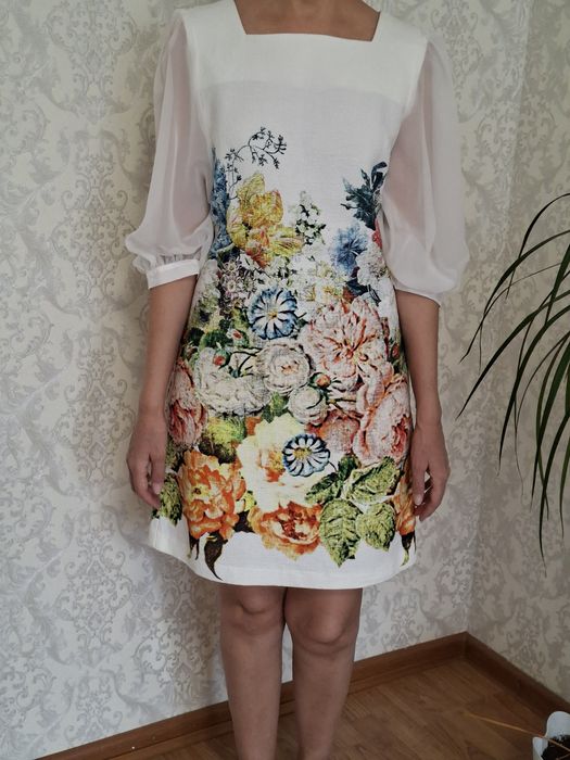 Продаю платья в отличном состояний