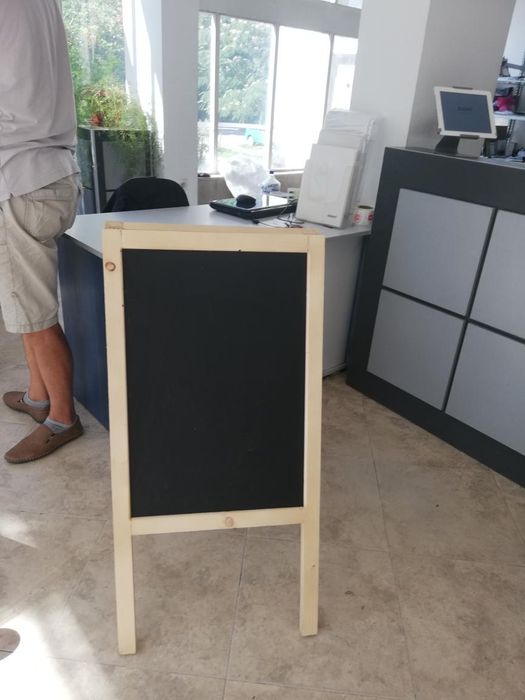 Черна дъска за писане с тебешир