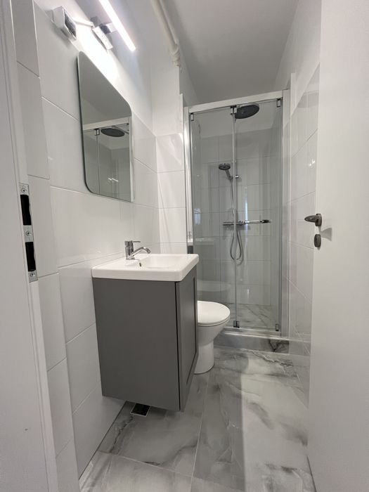 Apartament cu 4 camere de inchiriat, zona Polivalenta Arad