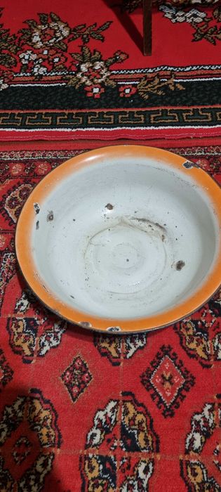 Эмалированный таз