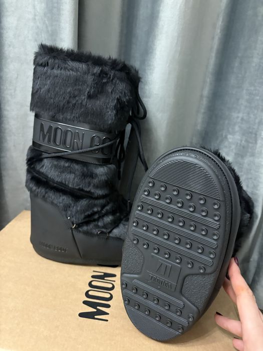 Moon Boots faux fur