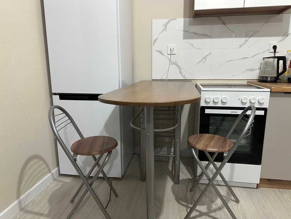 Барный стул со стульями