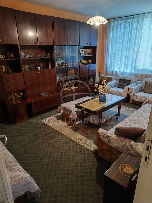 Продава се Тристаен апартамент в Пловдив, Христо Смирненски - 84 кв.м за 1834 €/кв.м - Снимка #1