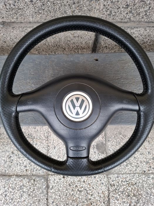 Трилъчев кожен волан с перфорина кожа за голф 4 бора пасат 4 и 5