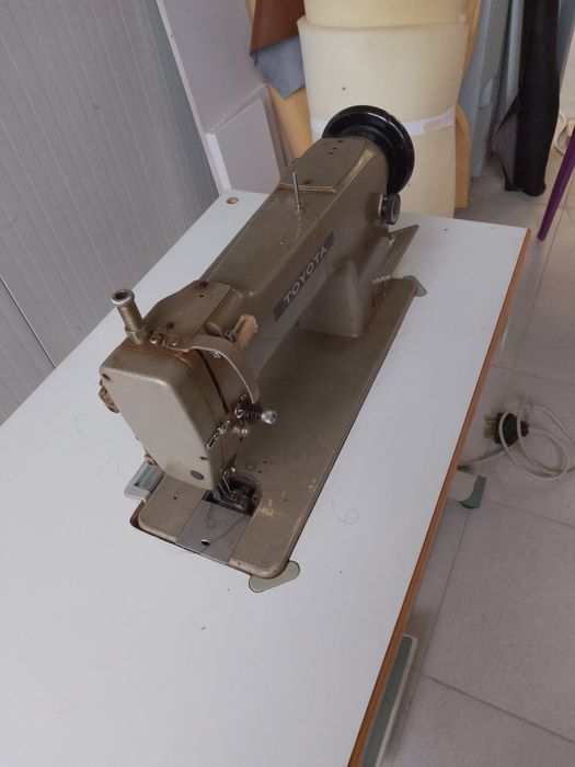 Шевна машина TOYOTA , троен транспорт