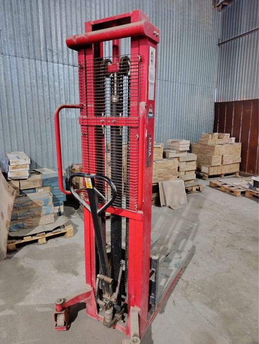 Штаблер рохля бу 1 тонн 3 метра