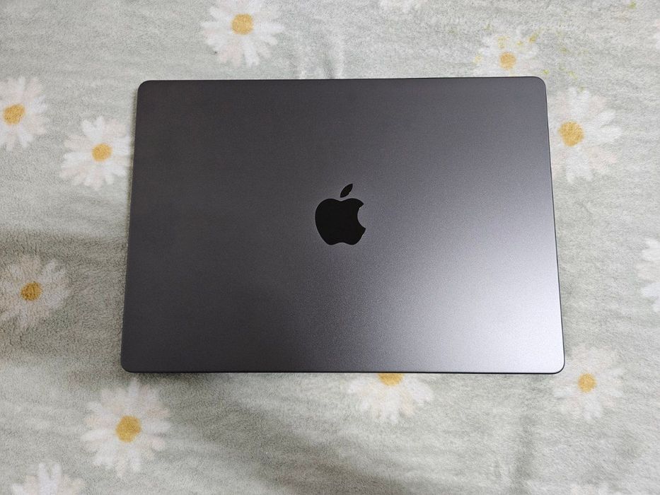 MacBook Pro M3 Pro Spaceblack 18GB/512GB full box sotiladi