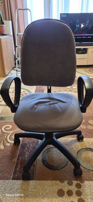Кресло офисное продам