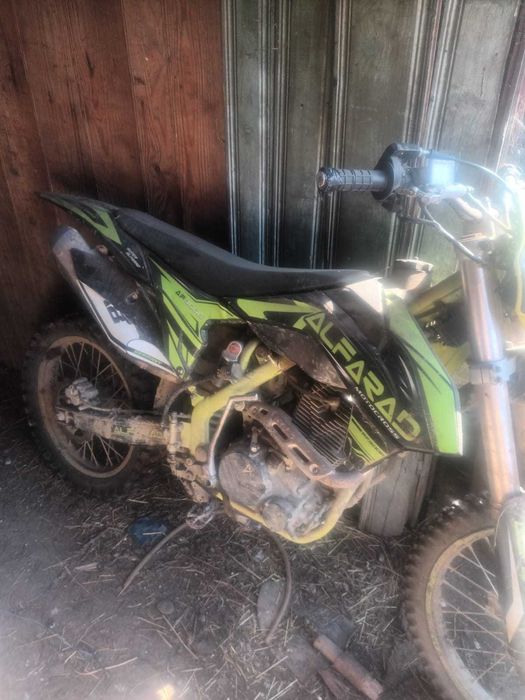 Vând motocicletă 300 cai putere nouă