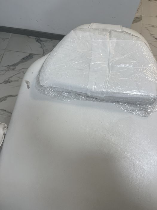 Козметична кушетка и работна табуретка