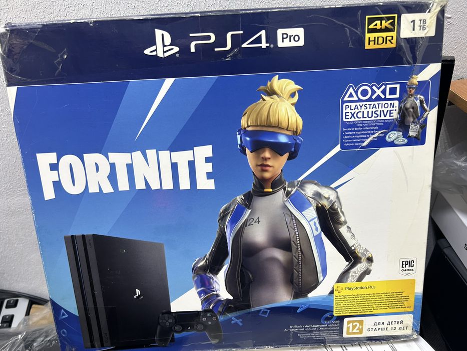 PS4 Pro 1TB Fortnite Edition + 2 DualShock + 6 игр + коробка