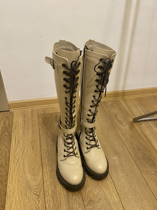 Дамски кожени ботуши